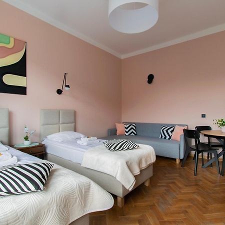 Central Apartments Warszawska Street Краків Екстер'єр фото